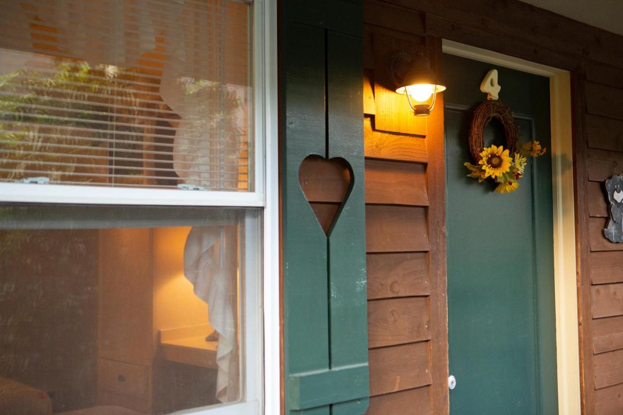 The Chimney Rock Inn & Cottages 外观 照片
