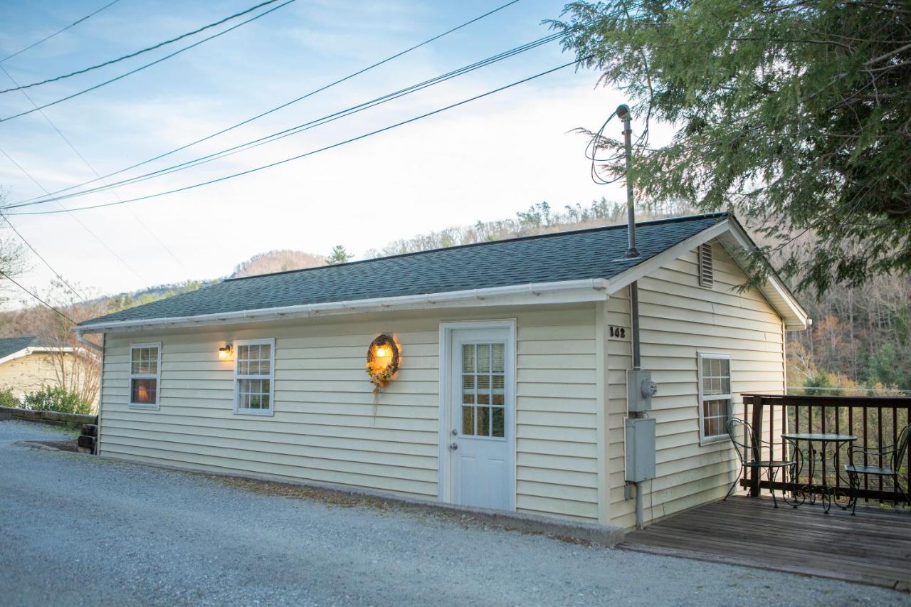 The Chimney Rock Inn & Cottages 外观 照片