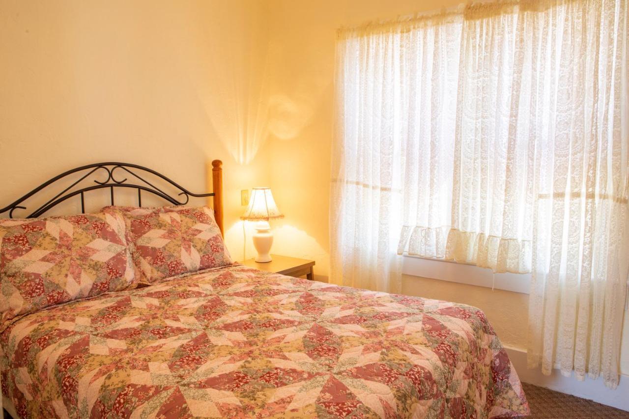 The Chimney Rock Inn & Cottages 外观 照片