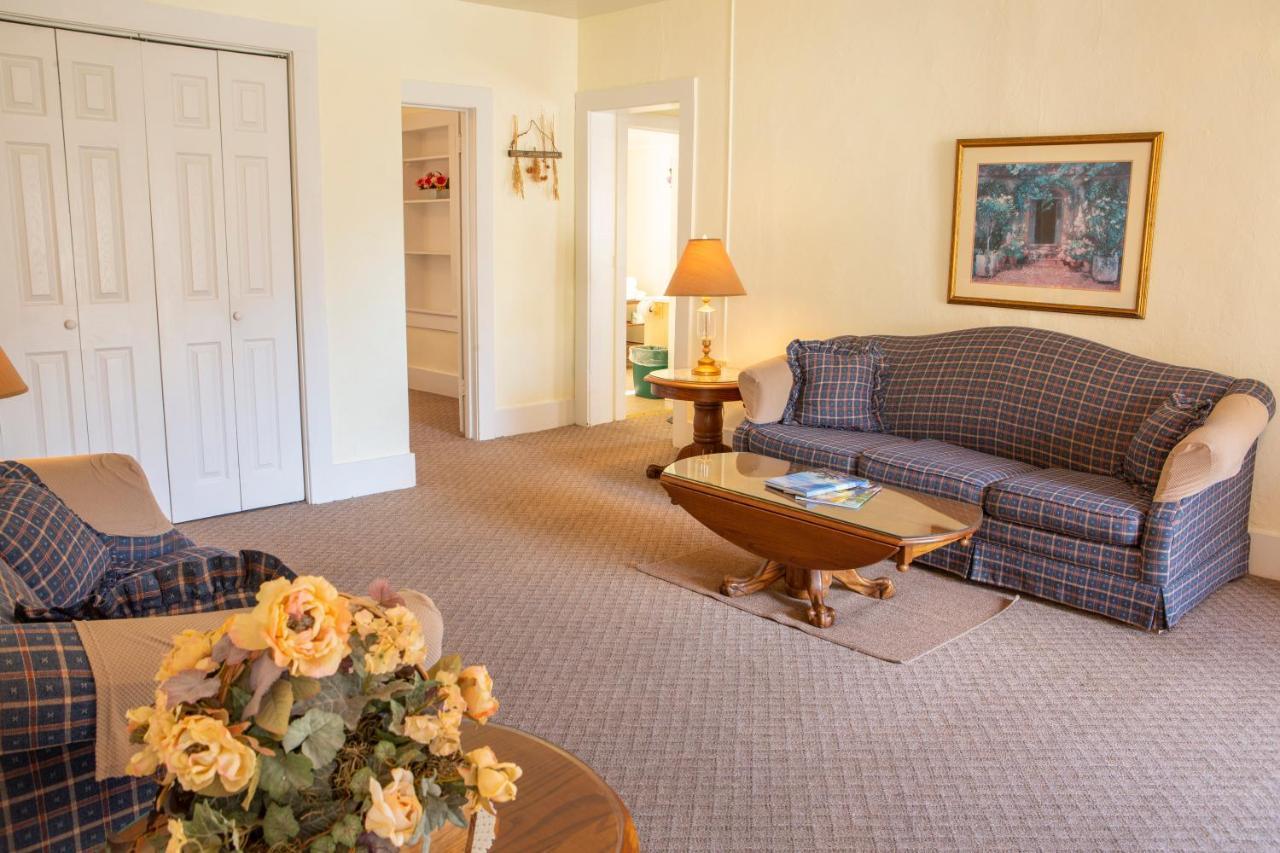 The Chimney Rock Inn & Cottages 外观 照片