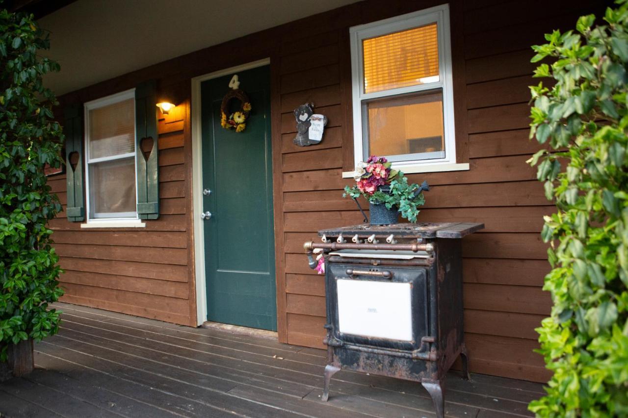The Chimney Rock Inn & Cottages 外观 照片